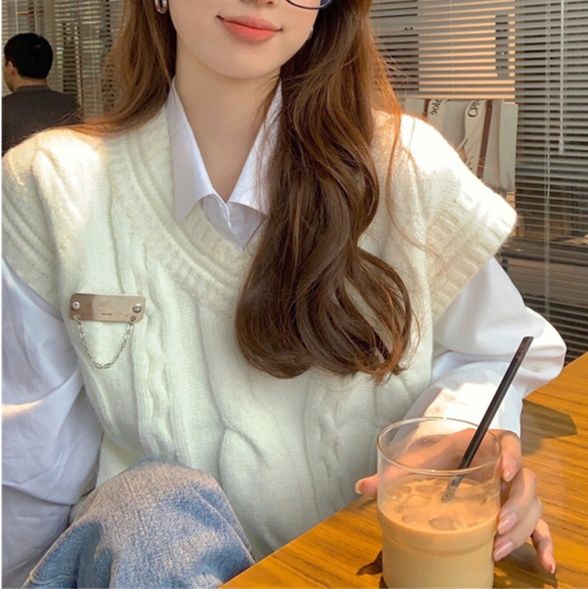 白コーデ 韓国風チェーン付きケーブル編みニットベスト