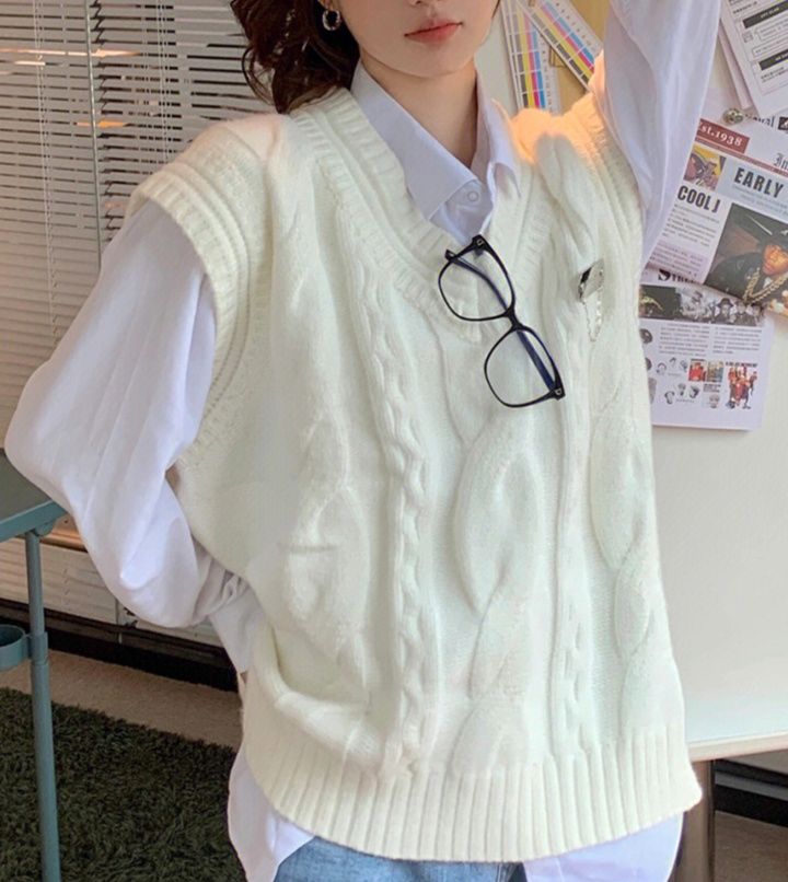 白コーデ 韓国風チェーン付きケーブル編みニットベスト