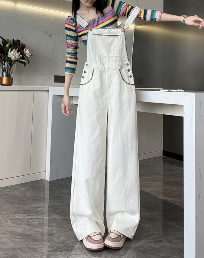 白コーデ ステッチ装飾ワイドオーバーオール