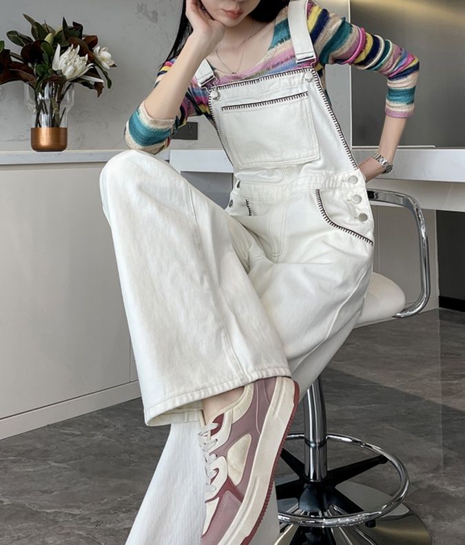 白コーデ ステッチ装飾ワイドオーバーオール