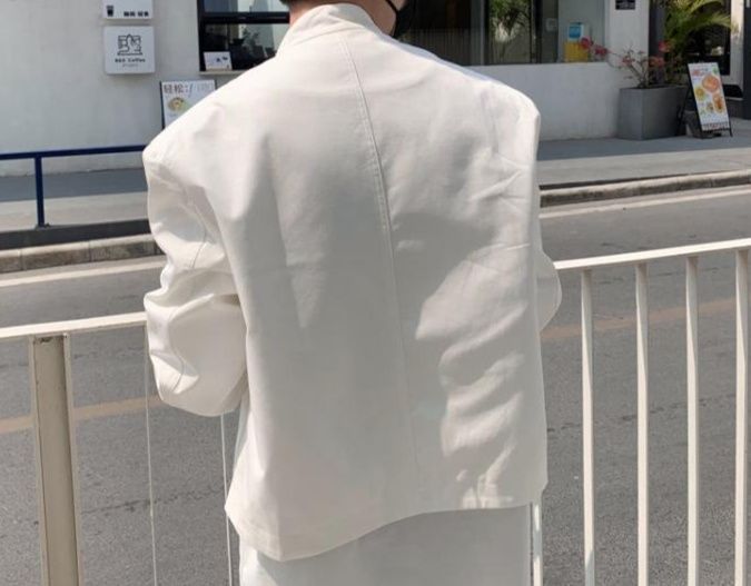 白コーデ 白コーデ モダンスタイル スタンドカラージャケット
