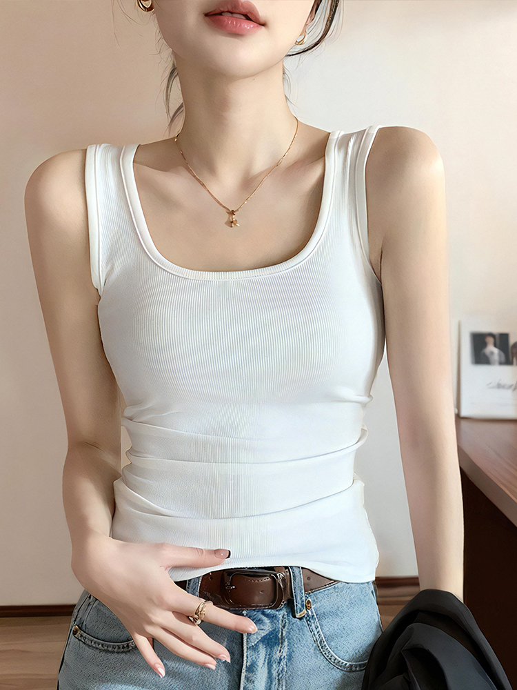 白コーデ なめらか美シルエットタンクトップ