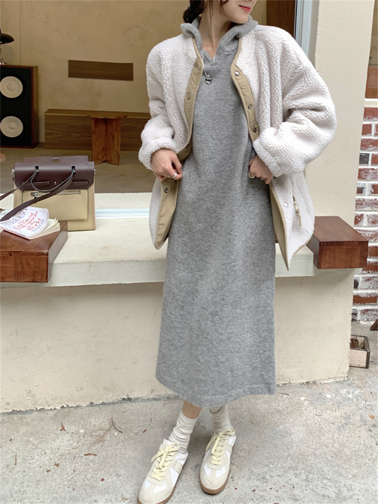 白コーデ フード付きニットワンピース 秋冬ロング丈 肌に優しい