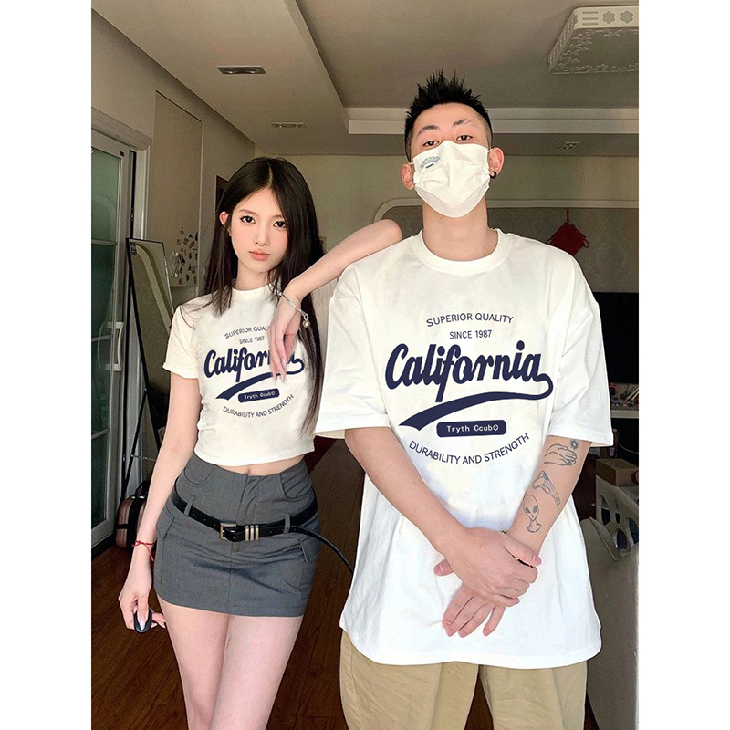 白コーデ 西海岸レタリング半袖Ｔシャツ