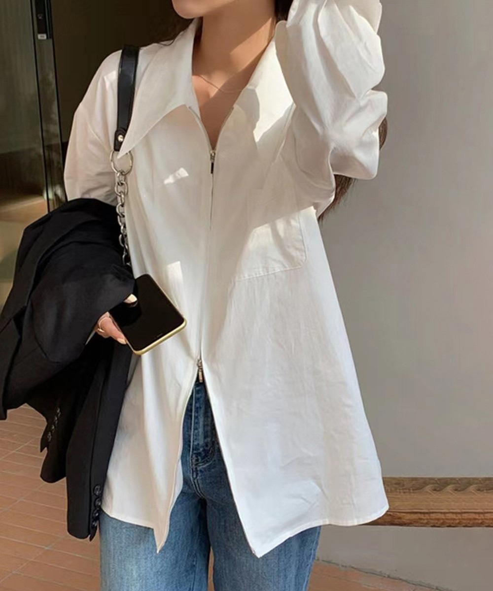 白コーデ ダブルジップ白シャツ 羽織りカーディガン