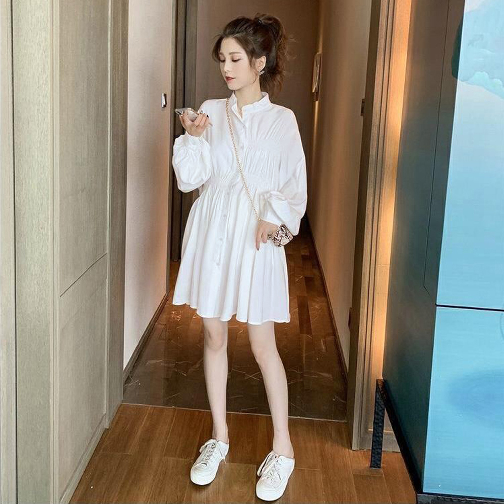 白コーデ 韓国風シャツワンピース 長袖ギャザーワンピ