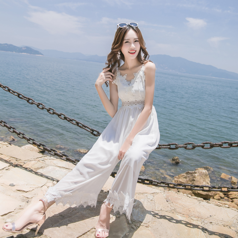 白コーデ 海辺の妖精レースワンピース