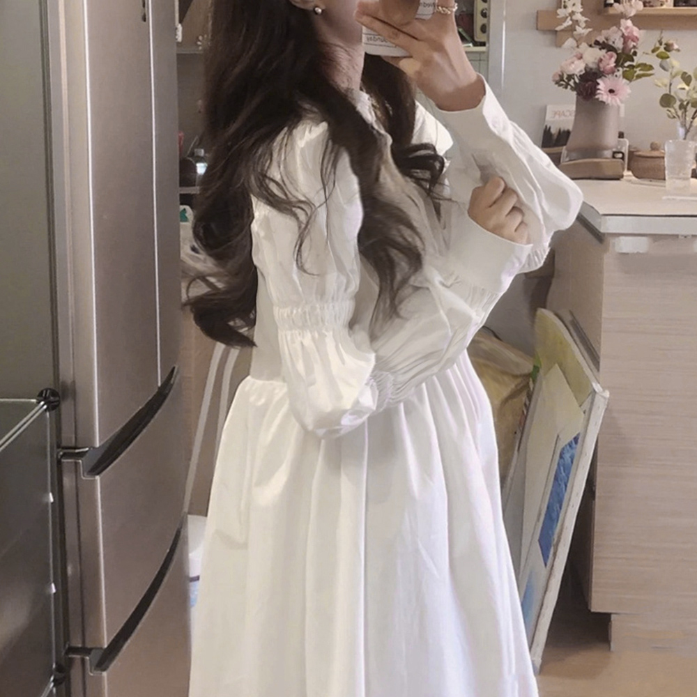 白コーデ 白シャツワンピース長袖フェミニンボリューム袖