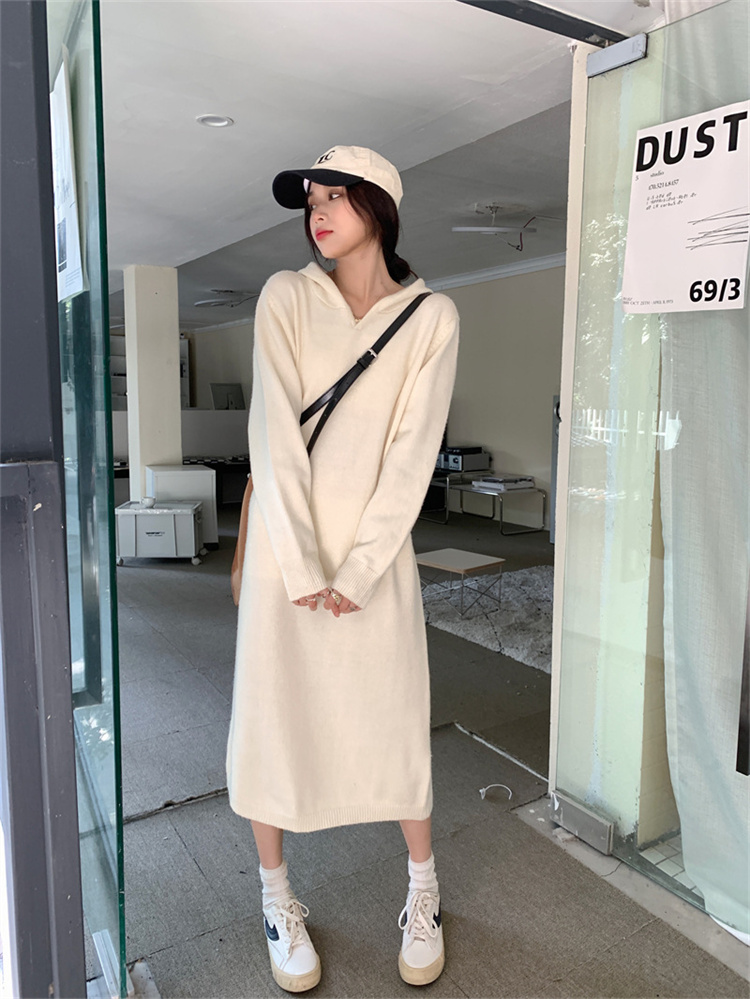 白コーデ フード付きニットワンピース 秋冬ロング丈 肌に優しい