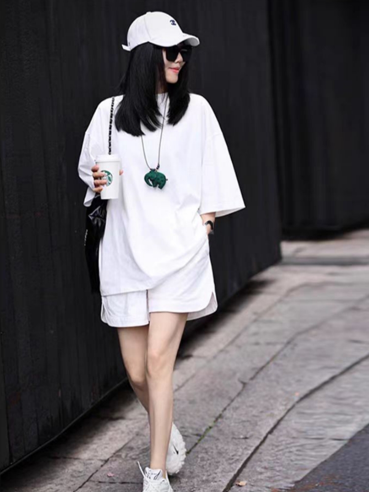 白コーデ シンプル美シルエットショートパンツ