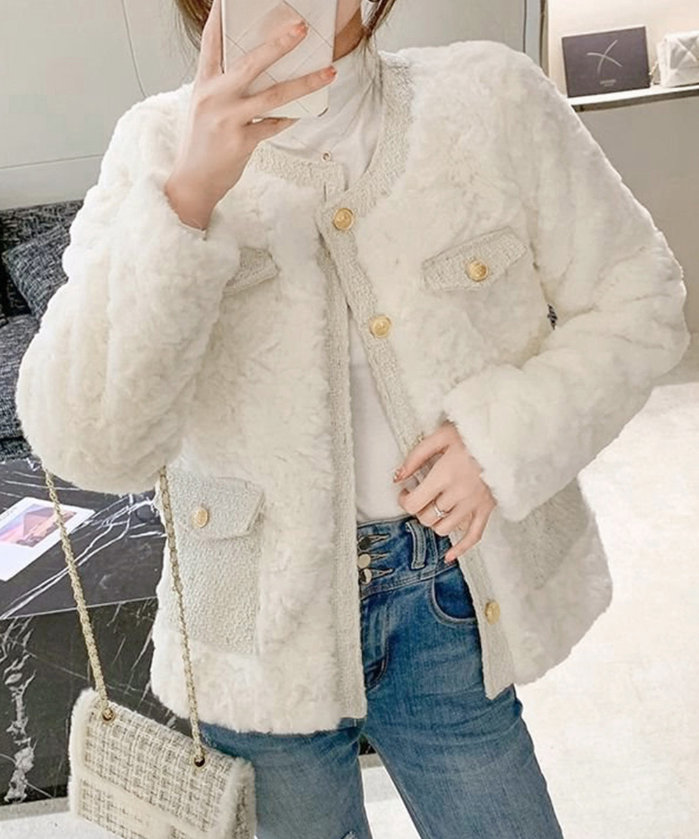 白コーデ 白ふわもこボア中綿ジャケット金ボタン秋冬アウター