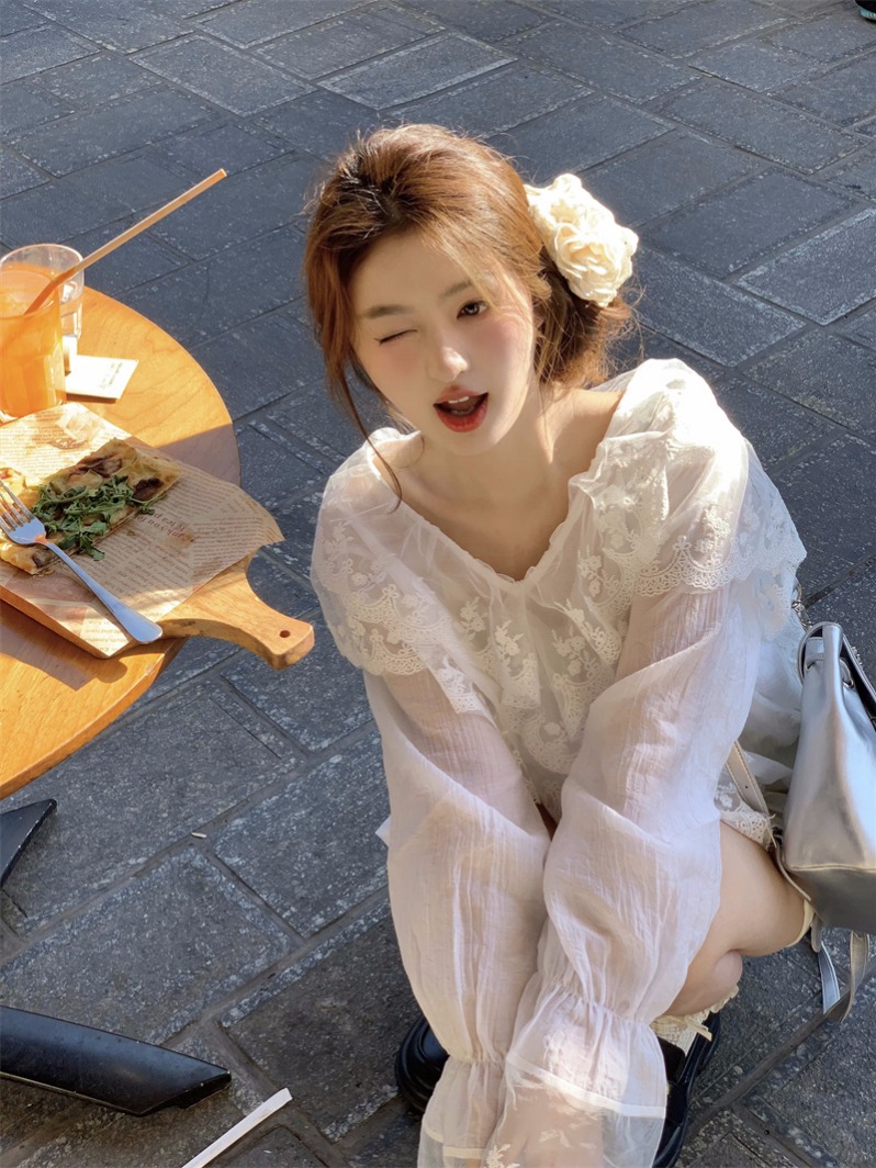https://fulmo-img-server.com/whiteclass/628e9028-f0f3-4270-80c8-b92c635dd0f9.jpg