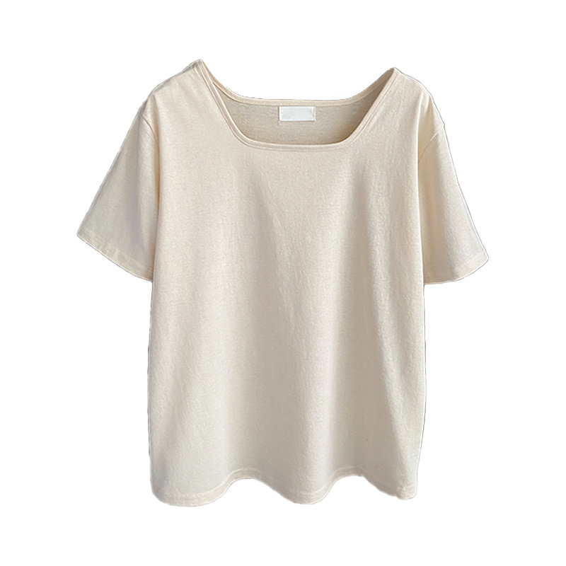 白コーデ 柔らか素材のゆるやかネックラインＴシャツ