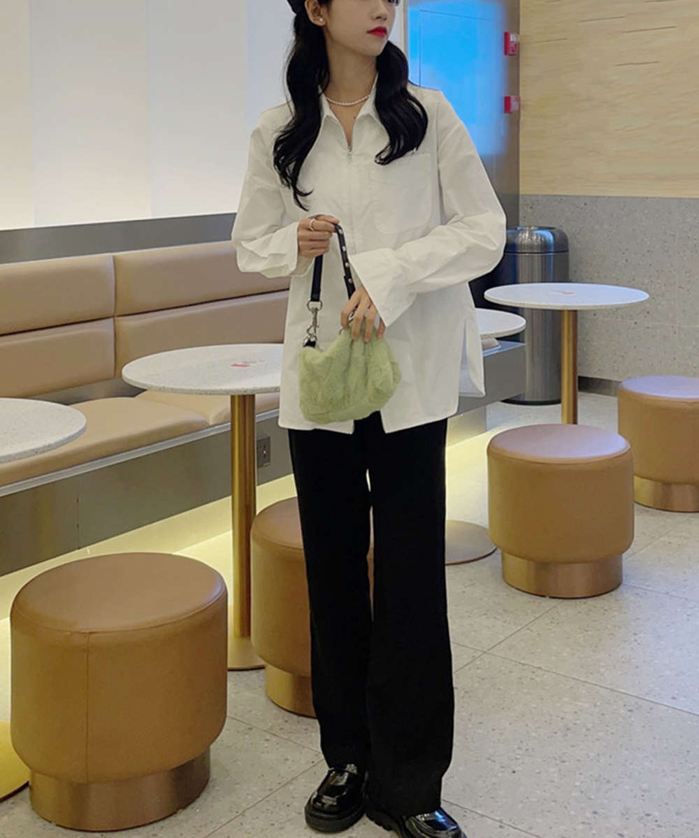 白コーデ ダブルジップ白シャツ 羽織りカーディガン