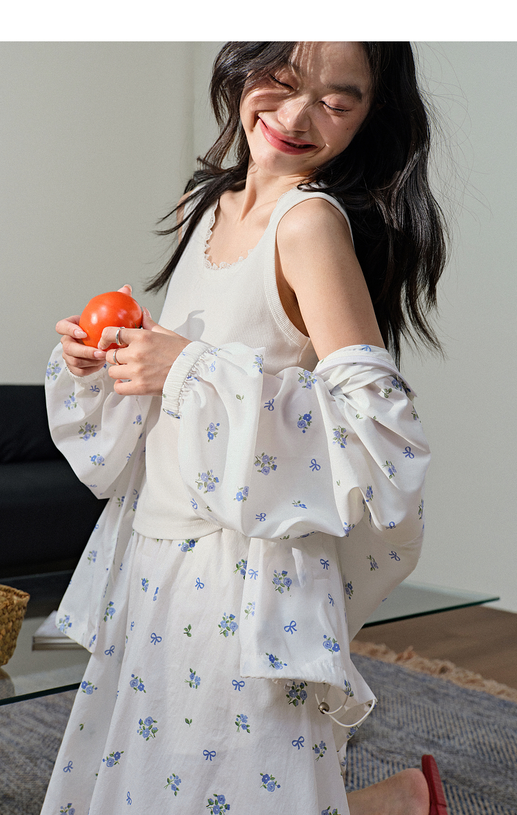 白コーデ 優美な花柄リボン模様ワンピース