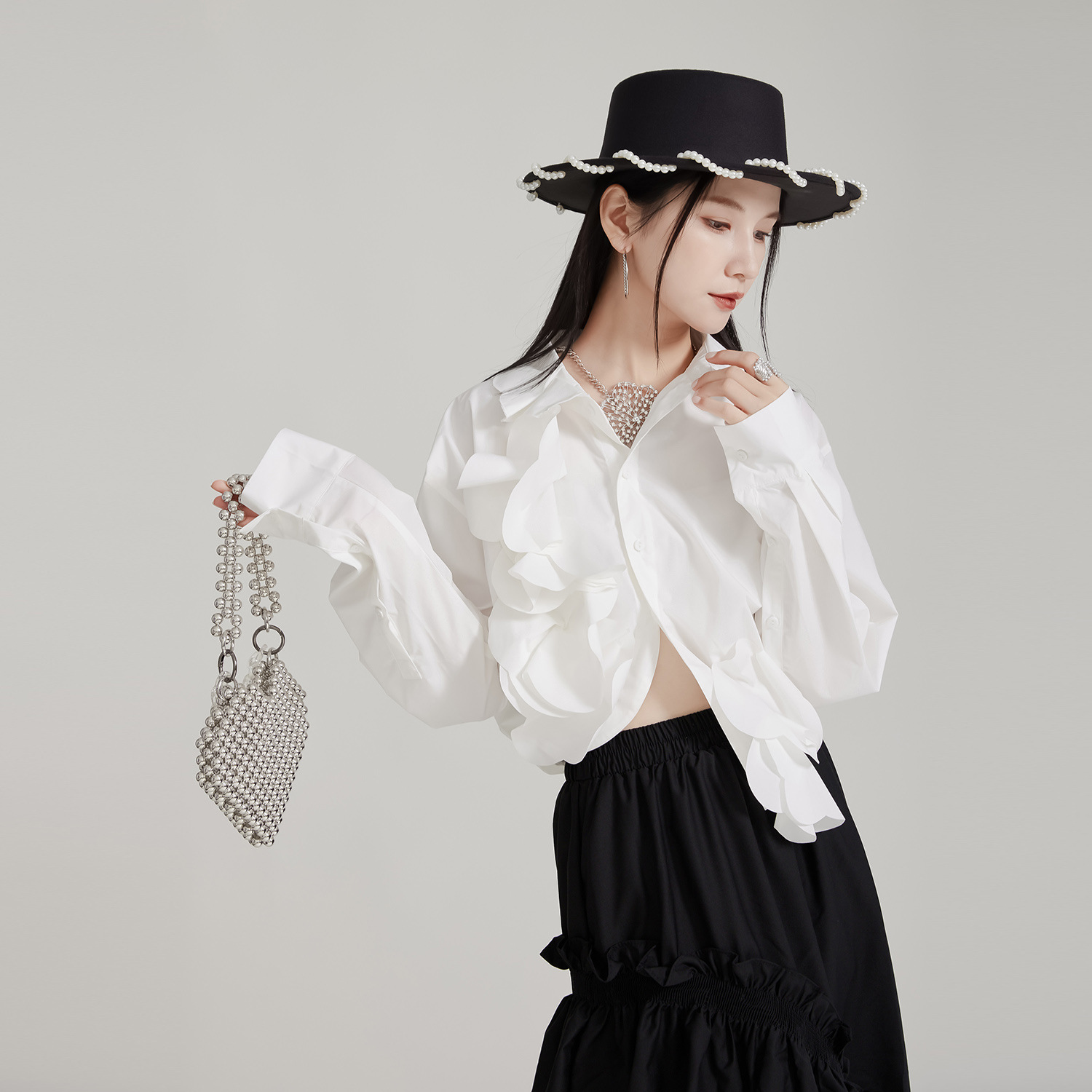 https://fulmo-img-server.com/whiteclass/ac5ea7e3-1f1c-4cef-b394-de2ea4a8f6d3.jpg