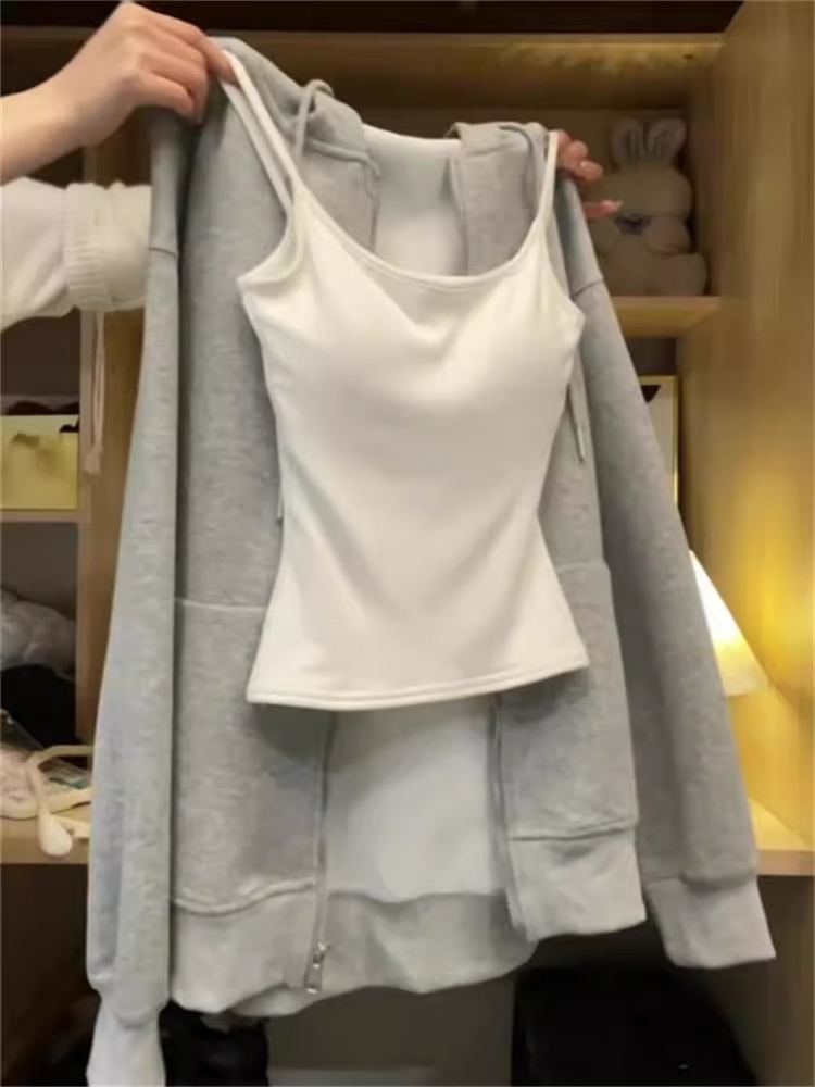 https://fulmo-img-server.com/whiteclass/bd81d856-1a6f-465e-8cfe-6c518ba41b5c.jpg