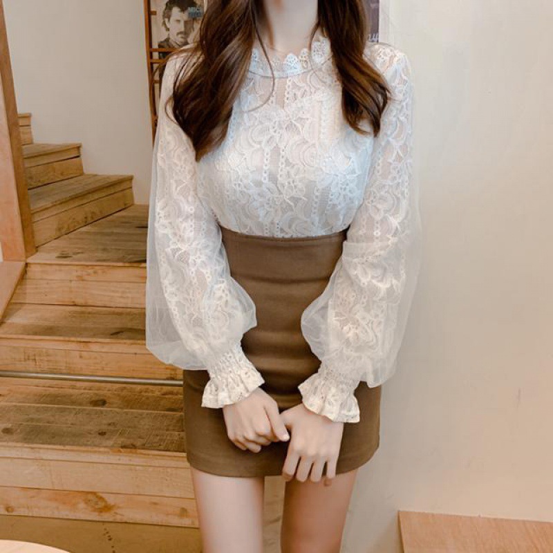 白コーデ 優美なレース襟ふんわり袖シャツ
