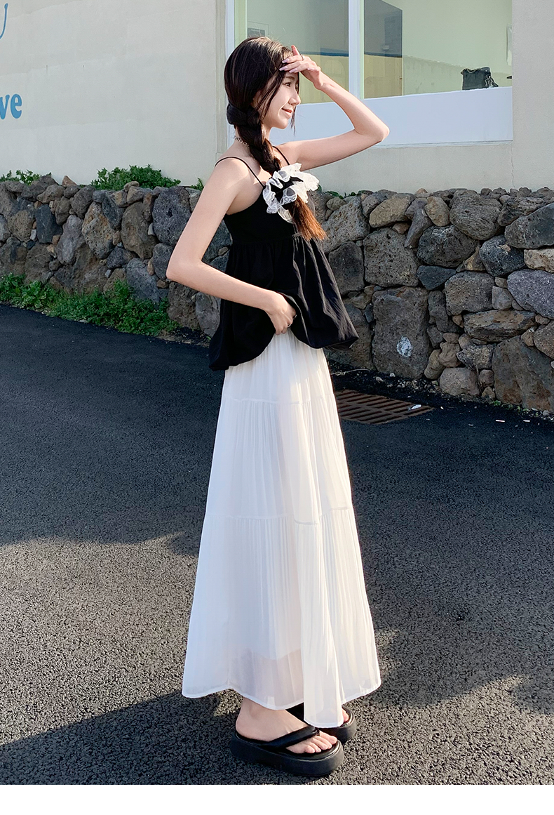 白コーデ ふんわりプリーツロングスカート