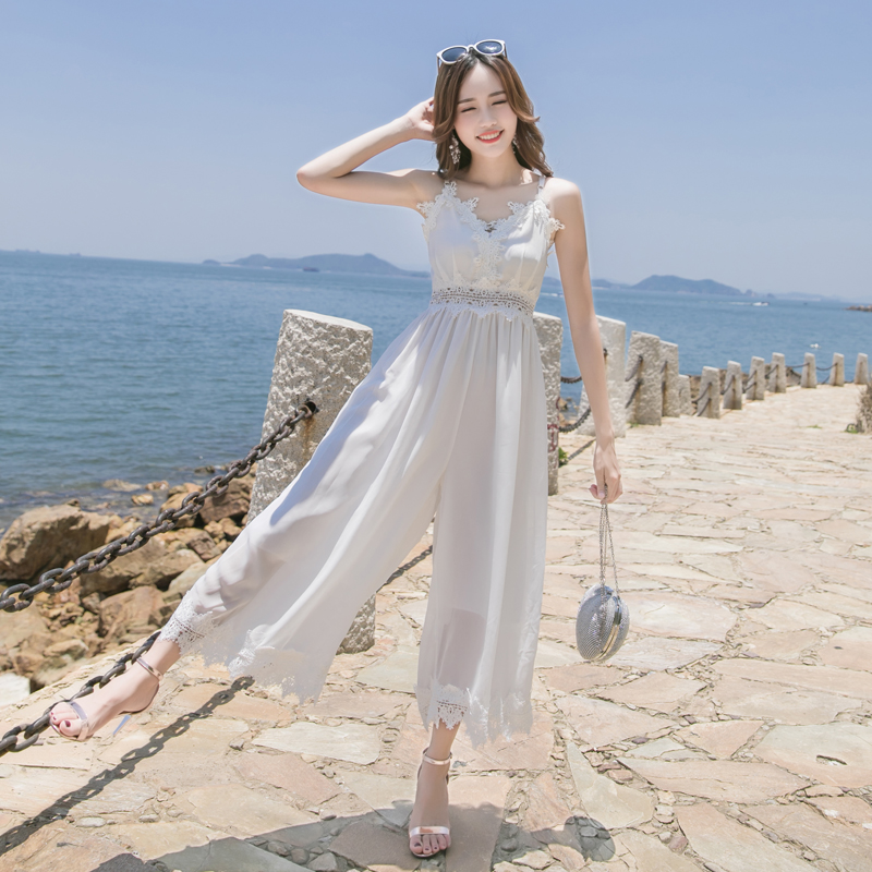 白コーデ 海辺の妖精レースワンピース