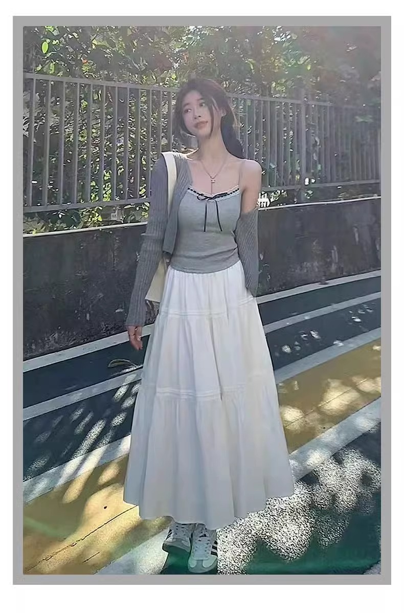 白コーデ ティアードロングスカート