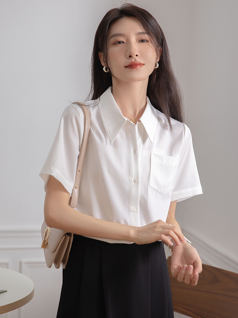 白コーデ フレッシュ半袖ベーシックシャツ
