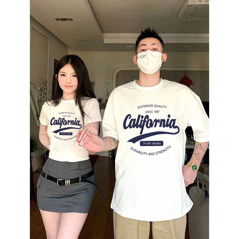 白コーデ 西海岸レタリング半袖Ｔシャツ