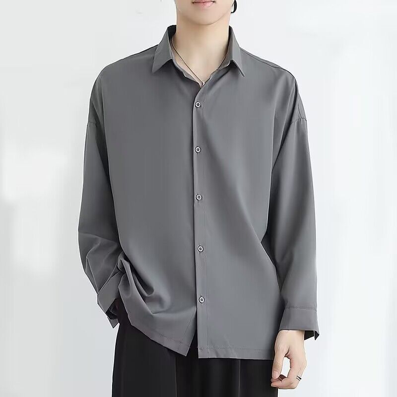 白コーデ シンプル長袖ゆったりシャツ