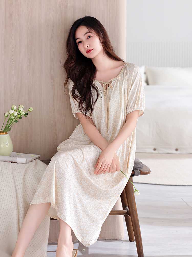 秋冬コーデに映える!白ワンピ5選