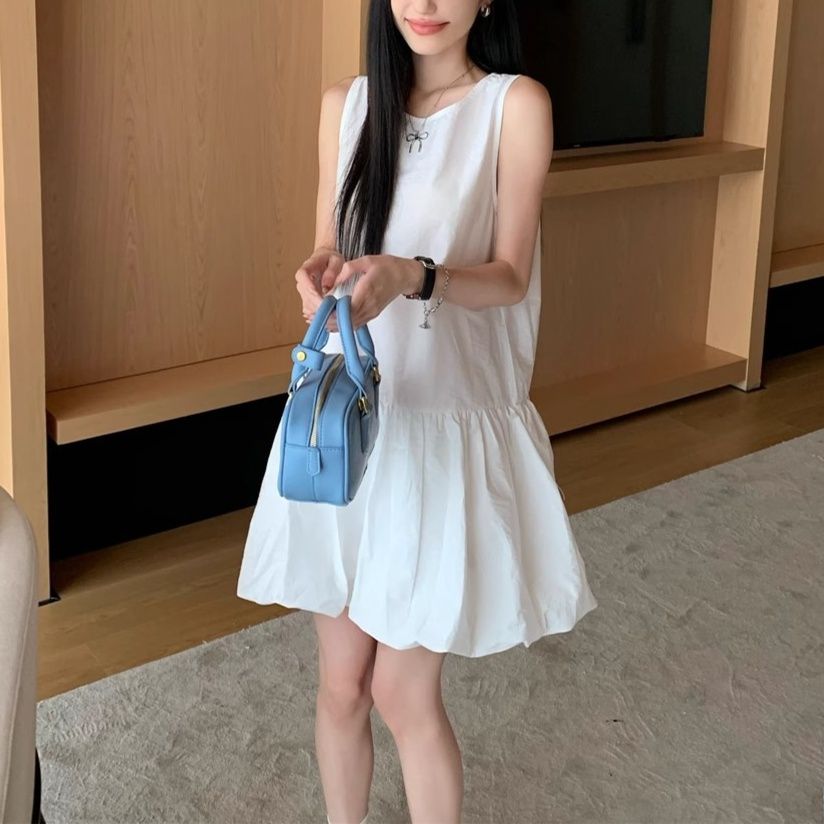 白ワンピース シンプル ふんわりノースリーブワンピース