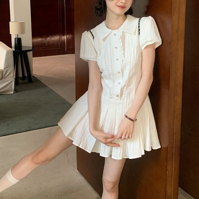 白ワンピース シアー素材のプリーツミニワンピース