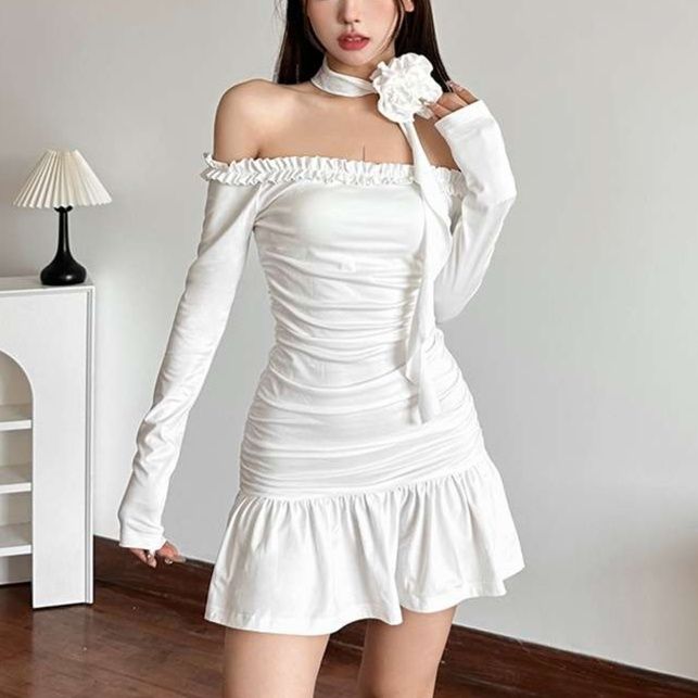 白ワンピース オフショルダーフリルミニワンピース