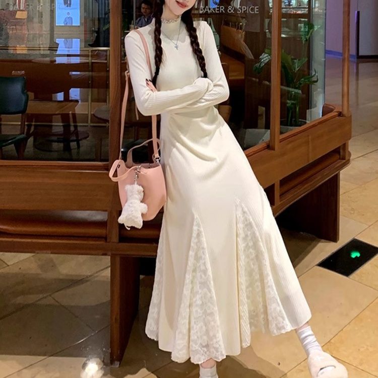 白ワンピース レース切替フレアニットワンピース