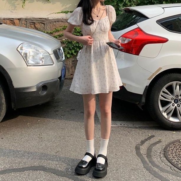 白ワンピース パフスリーブ姫系バックリボンワンピース