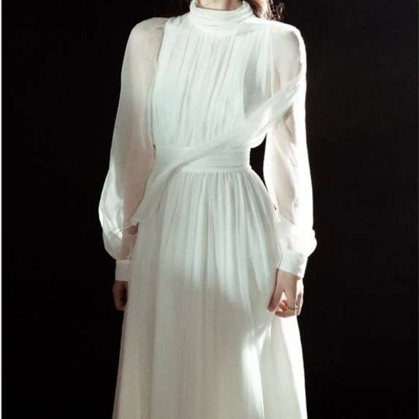 白ワンピース シアーギャザーワンピース