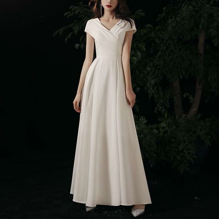 白ワンピース エレガントなドレスワンピース