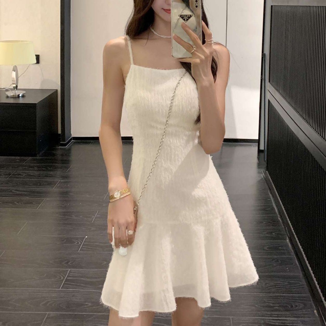 白ワンピース フリル付きキャミソールワンピース