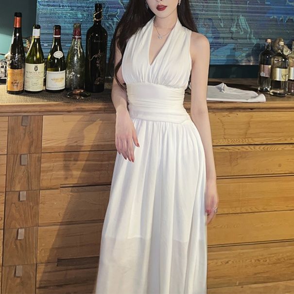 白ワンピース エレガントなホルターネックロングドレス