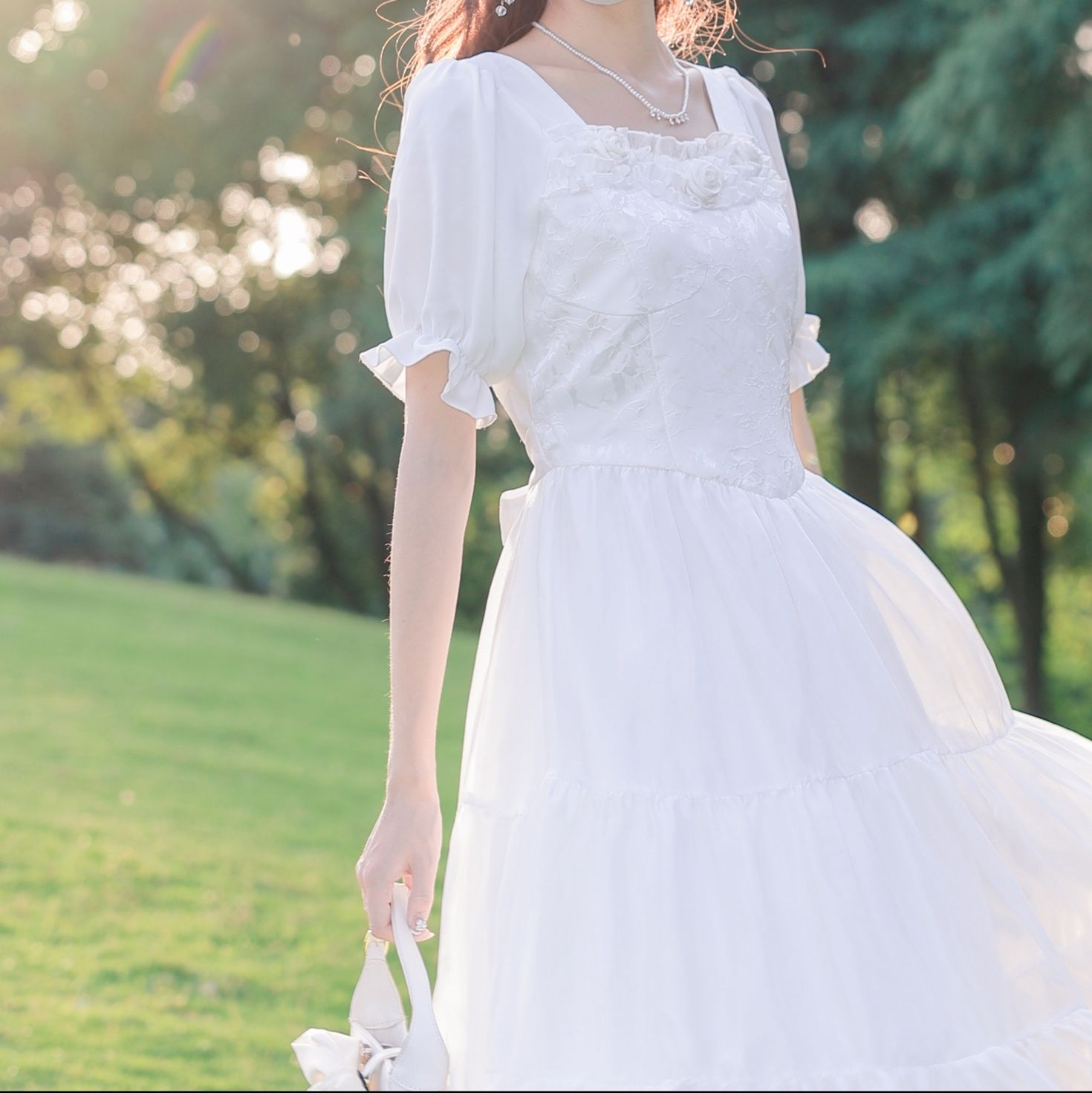 白ワンピース 優美な花レースティアードミモレワンピース