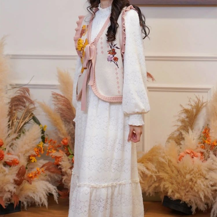 白ワンピース お姫様風レース刺繍ワンピース