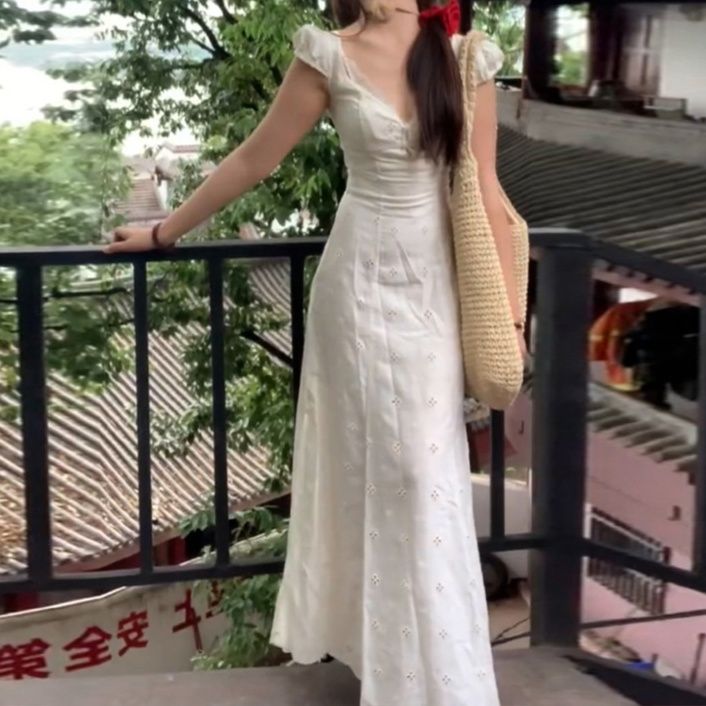 白ワンピース 花刺繍キャミソールマキシワンピース