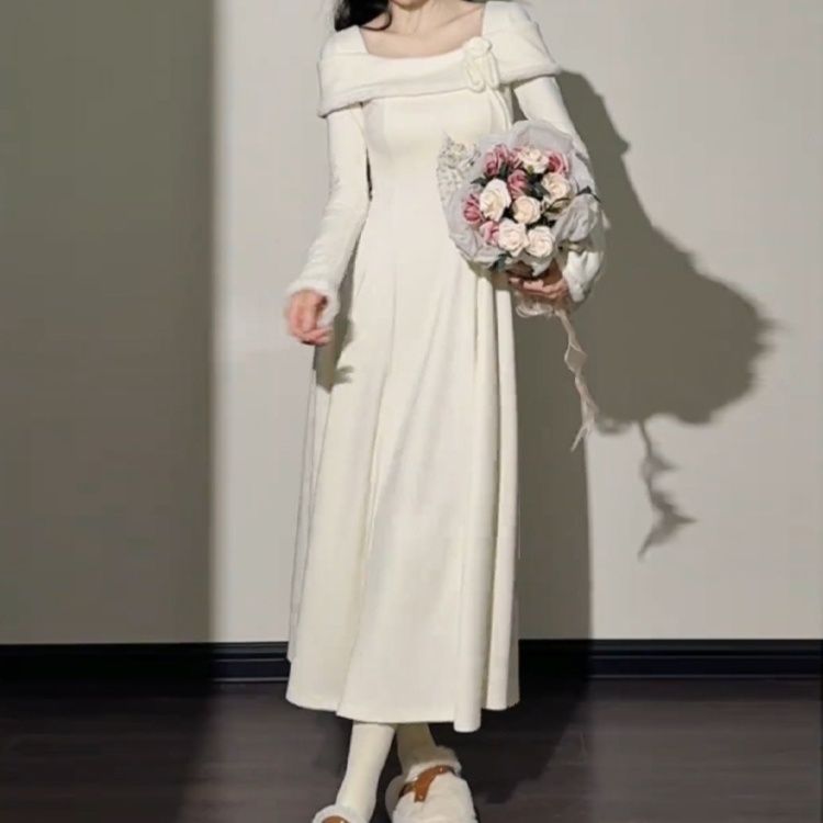白ワンピース 姫系フリルネックロング丈ワンピース