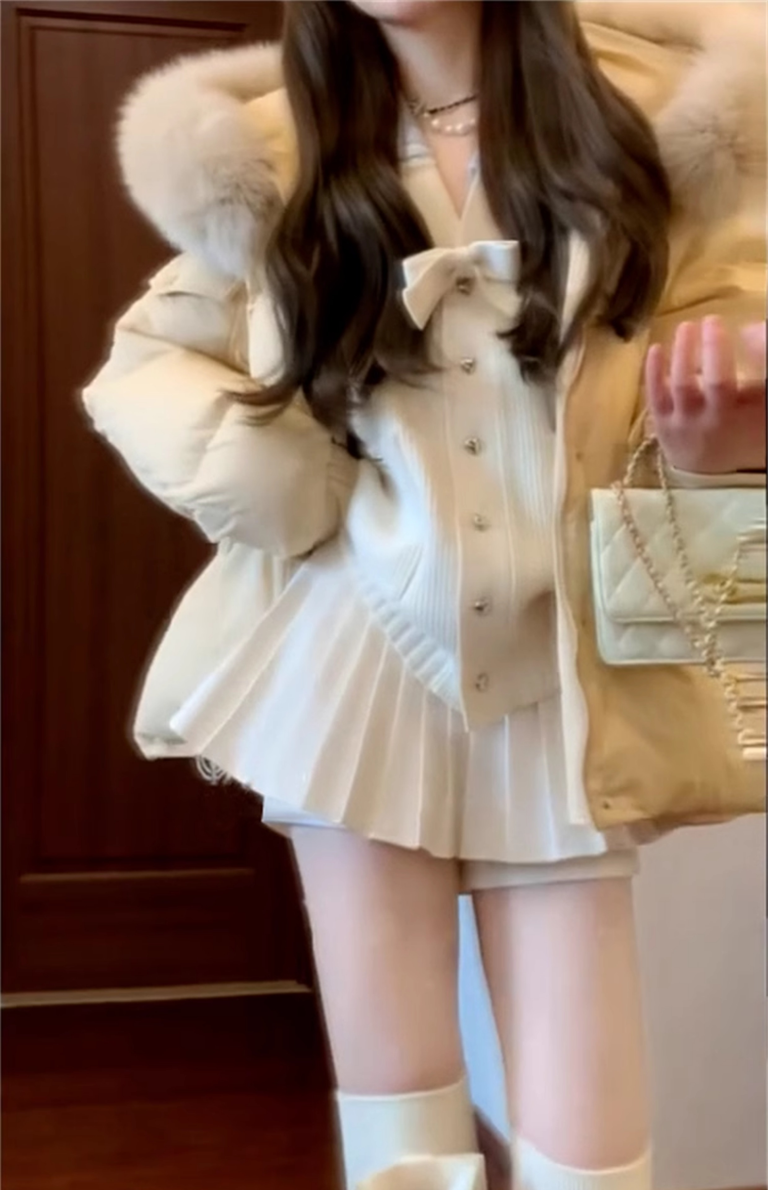 https://fulmo-img-server.com/whitelace/2bdfd833-96a1-4968-a6f4-b32ba5ab405a.jpg