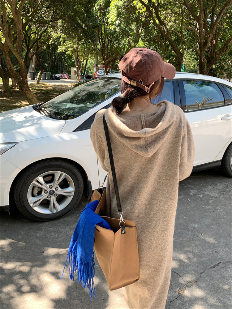 白ワンピース フード付きニットワンピース 肌にやさしい秋冬ロング丈