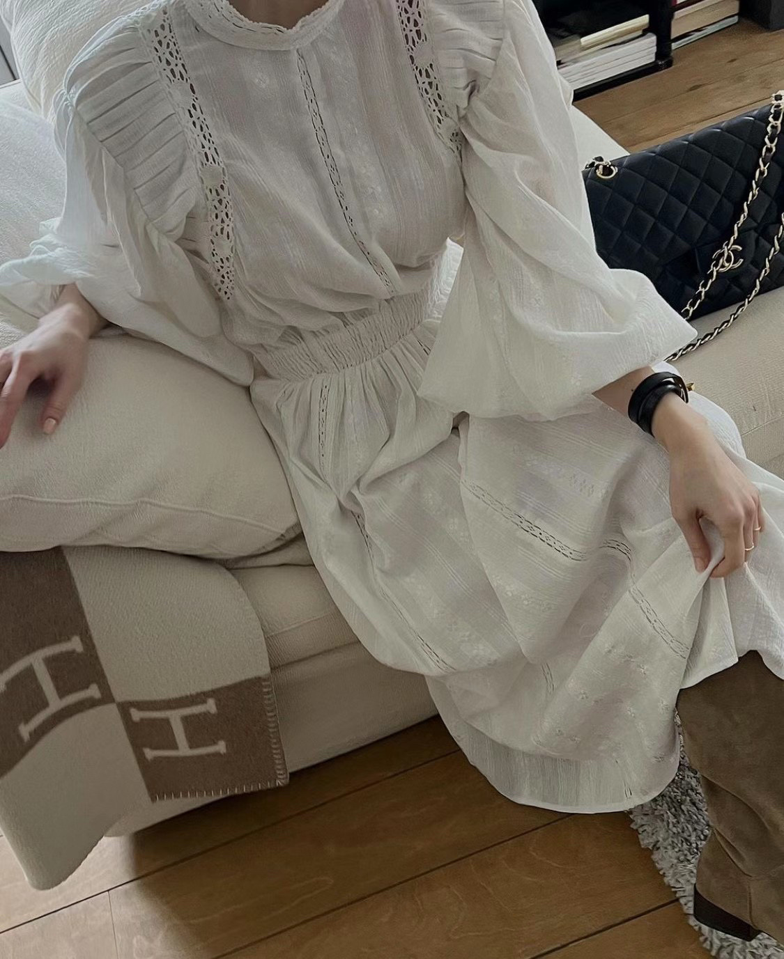 https://fulmo-img-server.com/whitelace/31a87f32-1073-4a6a-af3d-548386cf0db1.jpg