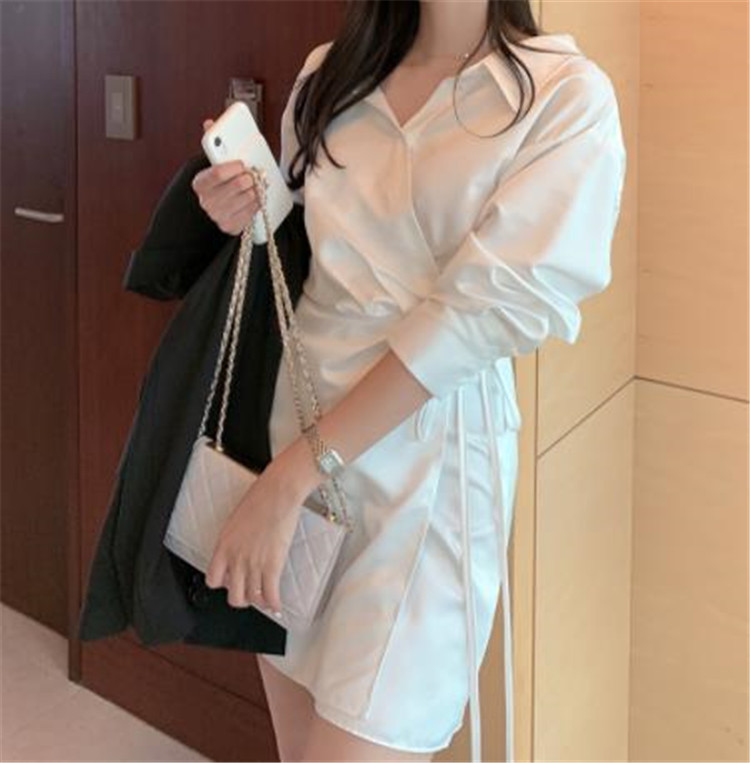 白ワンピース 上品な着こなしが叶う白シャツワンピース