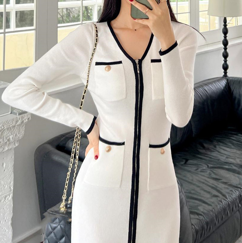 白ワンピース 白ニットワンピース 長袖タイト 黒パイピング膝下丈