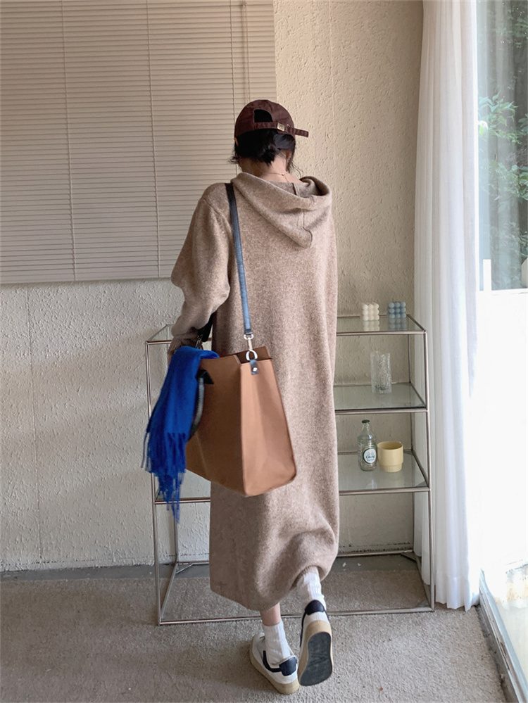 白ワンピース フード付きニットワンピース 肌にやさしい秋冬ロング丈