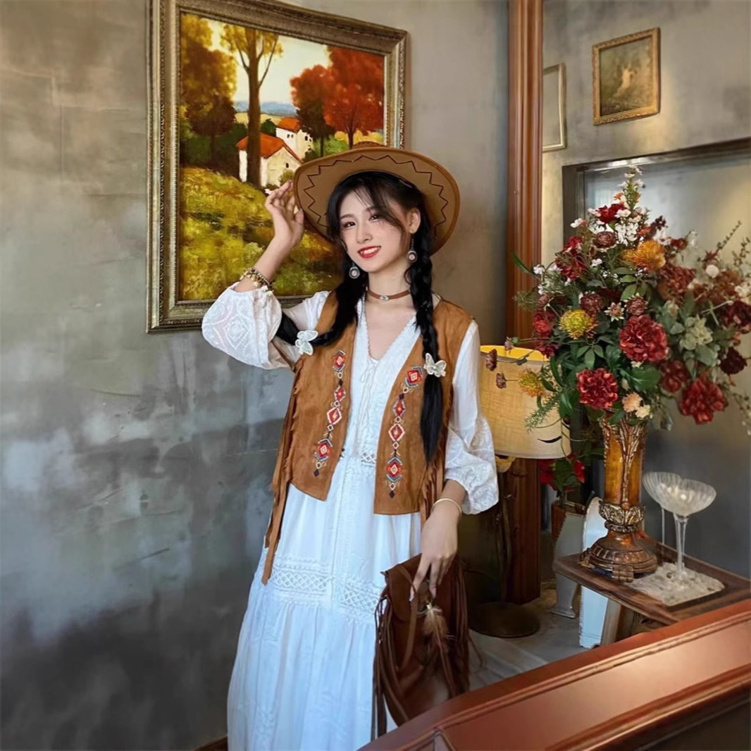 https://fulmo-img-server.com/whitelace/9beb4f9e-9c8a-4e80-8d90-b9375f15856e.jpg