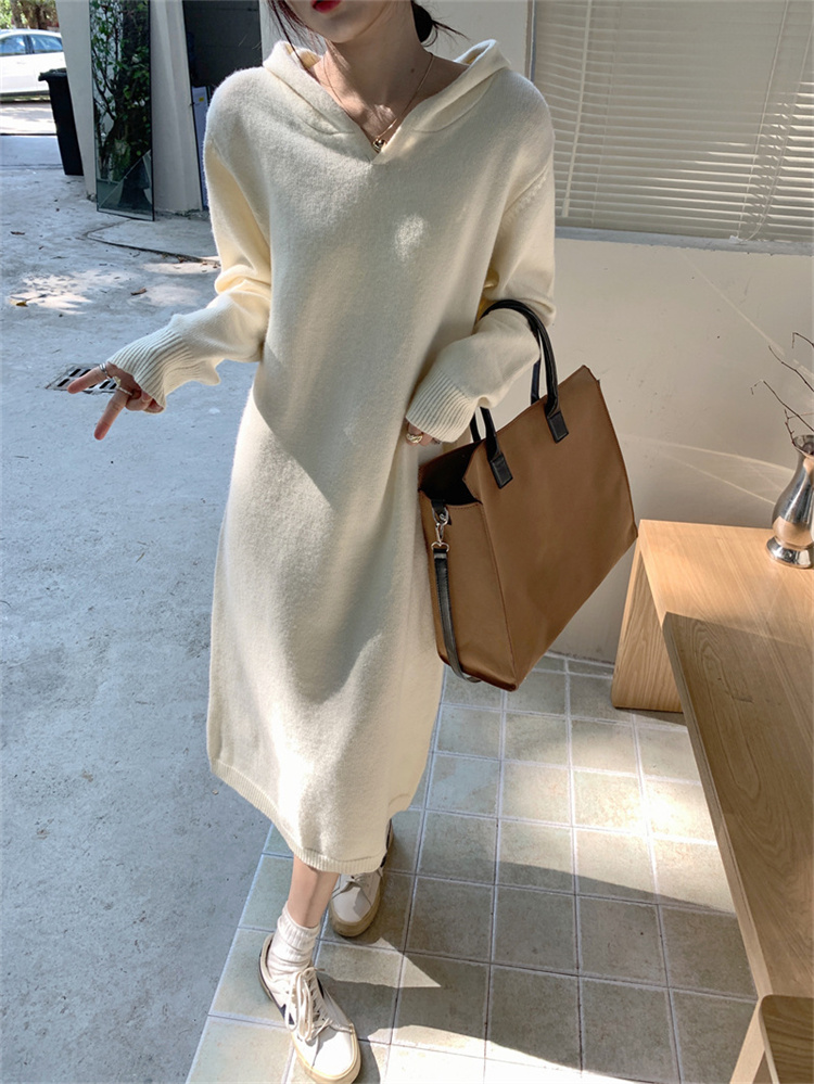 白ワンピース フード付きニットワンピース 肌にやさしい秋冬ロング丈